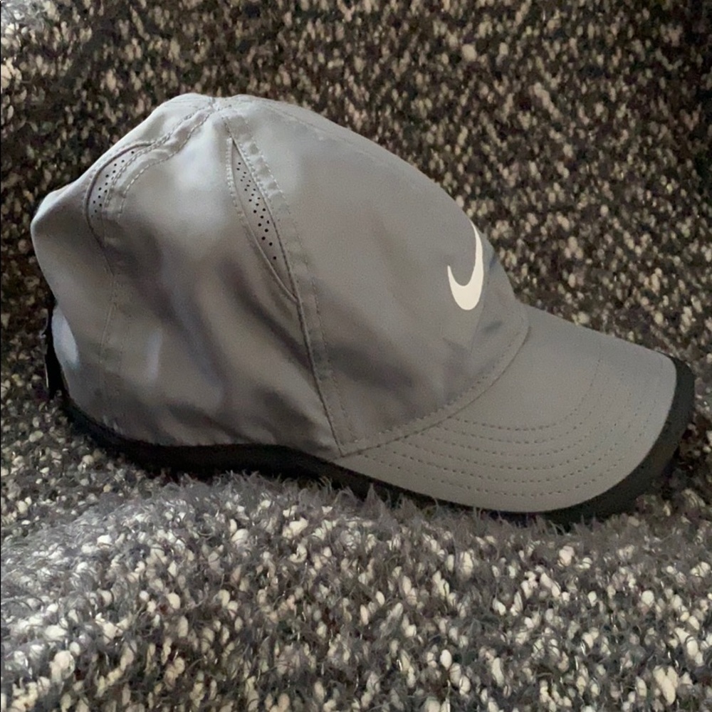 Featherlight dri fit Nike ball cap